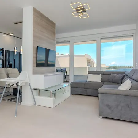 Apartman Awesome In With Kitchen *