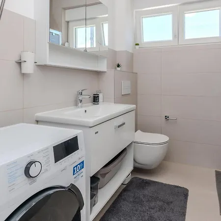 Awesome In With Kitchen Apartman