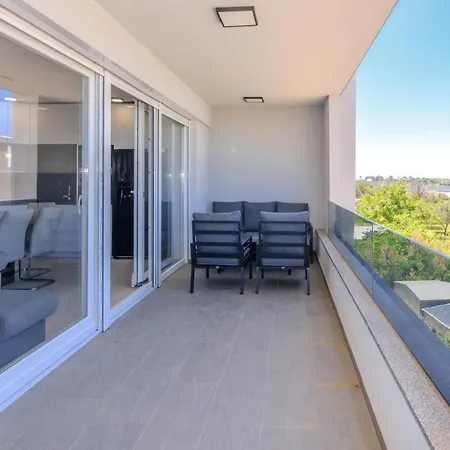 Awesome In With Kitchen Apartman Nin